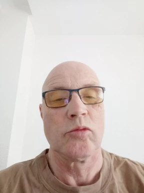 <span>Jörg, 61</span> <span style='width: 25px; height: 16px; float: right; background-image: url(/bitmaps/flags_small/DE.PNG)'> </span><br><span>Fredersdorf, Germany</span> <input type='button' class='joinbtn' style='float: right' value='JOIN NOW' />