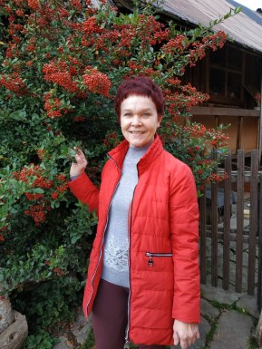 <span>Zinaida, 56</span> <span style='width: 25px; height: 16px; float: right; background-image: url(/bitmaps/flags_small/UA.PNG)'> </span><br><span>Volovets, Ukraine</span> <input type='button' class='joinbtn' style='float: right' value='JOIN NOW' />